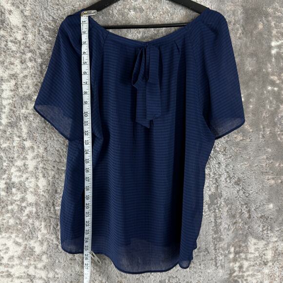 ANA A New Approach Size L Casual Semi Sheer Pleated Top Navy Short Sleeve - Picture 2 of 7